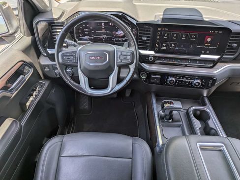 Used 2022 GMC Sierra 1500 SLT w/ SLT Premium Plus Package AWD/4WD image 16