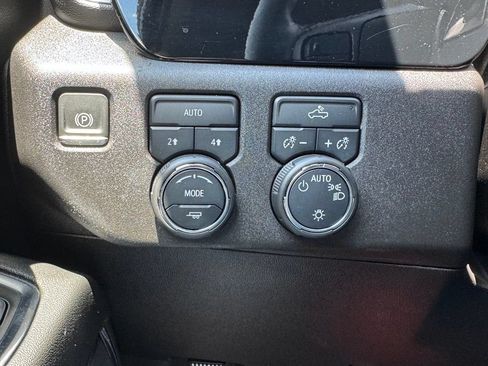 Used 2024 Chevrolet Silverado 1500 LT AWD/4WD image 32
