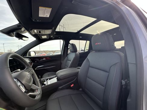 New 2026 Chevrolet Traverse Z71 w/ Driver Confidence Package image 26
