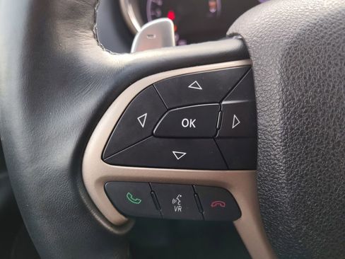 Used 2017 Jeep Grand Cherokee Laredo w/ Quick Order Package 2BE image 10