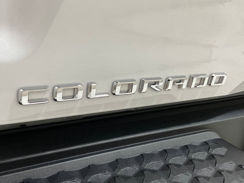 Used 2024 Chevrolet Colorado Trail Boss w/ Technology Package AWD/4WD image 30