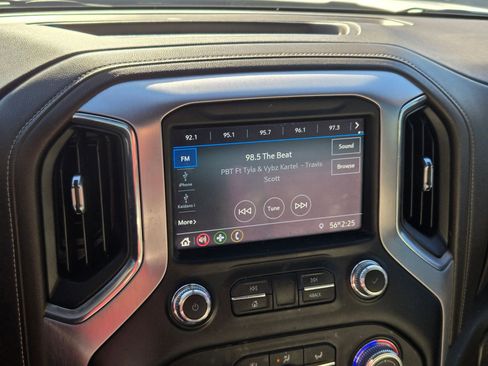 Certified 2022 GMC Sierra 1500 SLE image 17