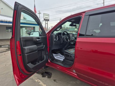 Used 2021 GMC Sierra 1500 AT4 w/ AT4 Preferred Package image 12