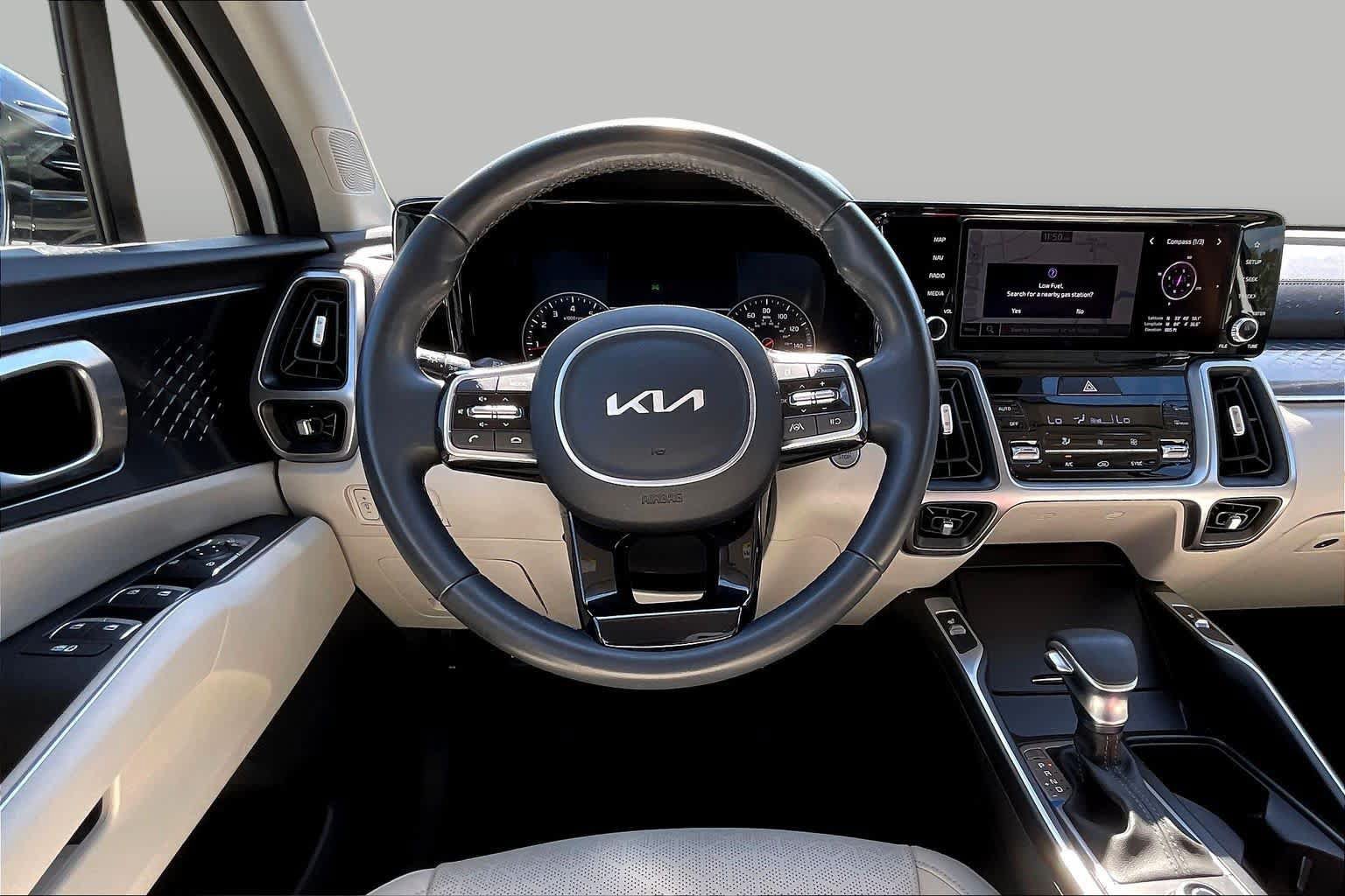Used 2023 Kia Sorento S FWD image 6