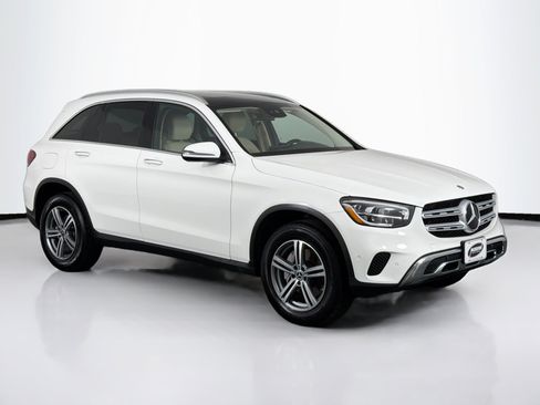 Used 2022 Mercedes-Benz GLC 300 4MATIC image 2