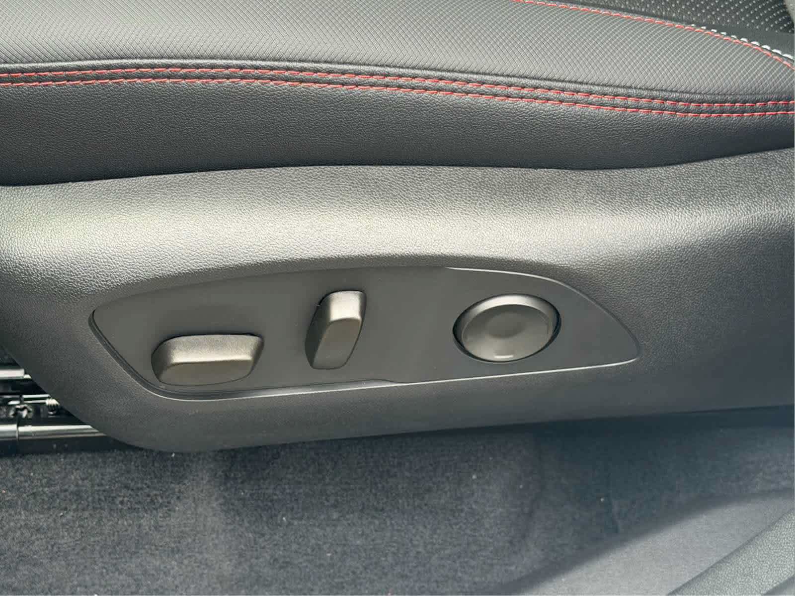 New 2026 Chevrolet Traverse RS w/ LPO, Floor Liner Package FWD image 8