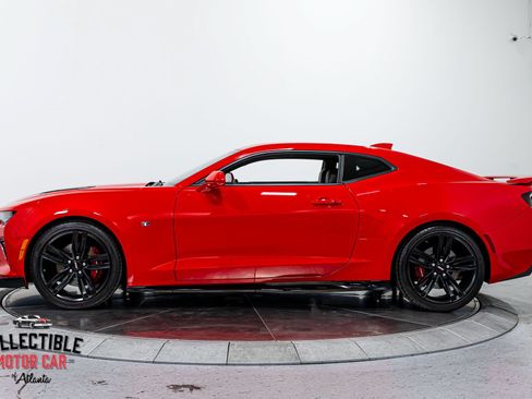 Used 2016 Chevrolet Camaro SS RWD image 12