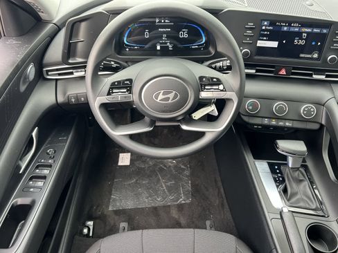 New 2026 Hyundai Elantra SE FWD image 15