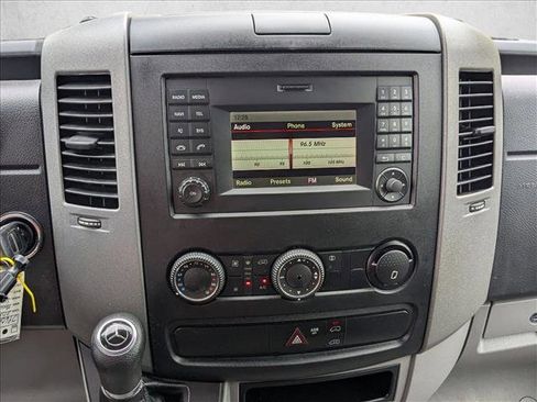 Used 2018 Mercedes-Benz Sprinter 2500 image 12