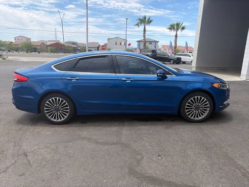 Used 2017 Ford Fusion SE w/ Fusion SE Technology Package FWD image 6