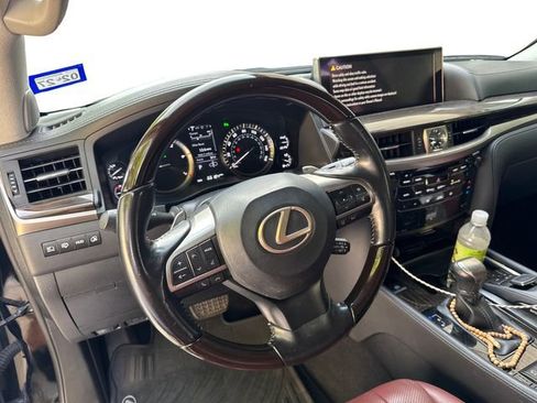 Used 2021 Lexus LX 570 4WD w/ Luxury Package image 7