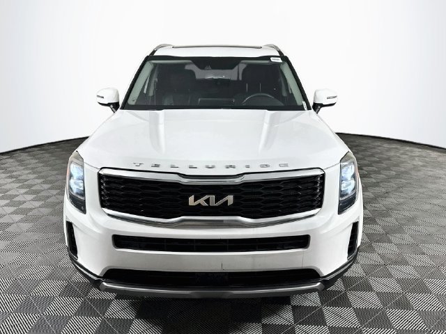 Used 2022 Kia Telluride EX w/ EX Premium Package FWD image 2