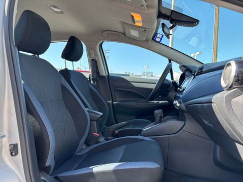 Used 2025 Nissan Versa SV FWD image 34