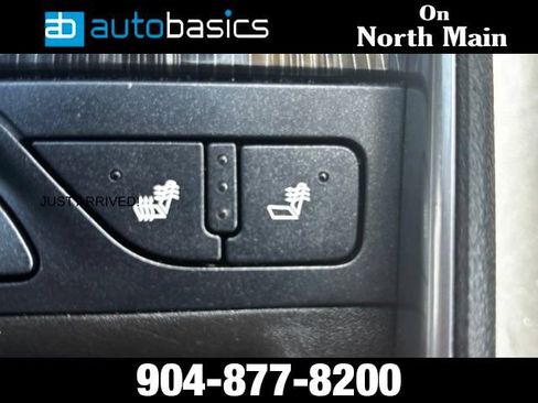 Used 2017 Chevrolet Impala Premier FWD image 32