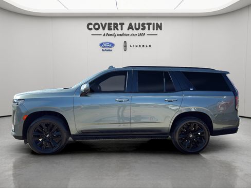 Used 2024 Cadillac Escalade Sport Platinum AWD/4WD image 2