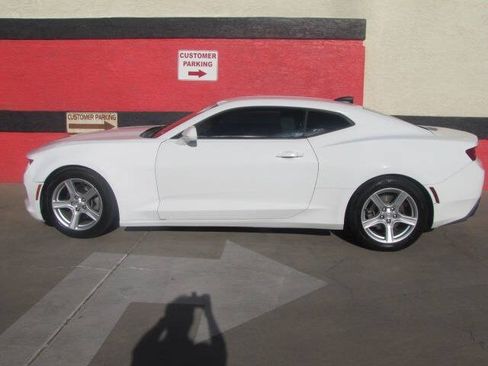 Used 2018 Chevrolet Camaro LT RWD image 2