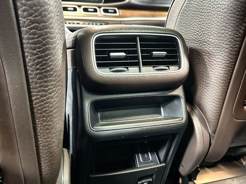 Used 2022 Mercedes-Benz GLE 350 4MATIC w/ Premium Package image 28