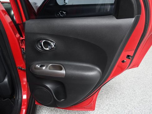 Used 2014 Nissan Juke S FWD image 24