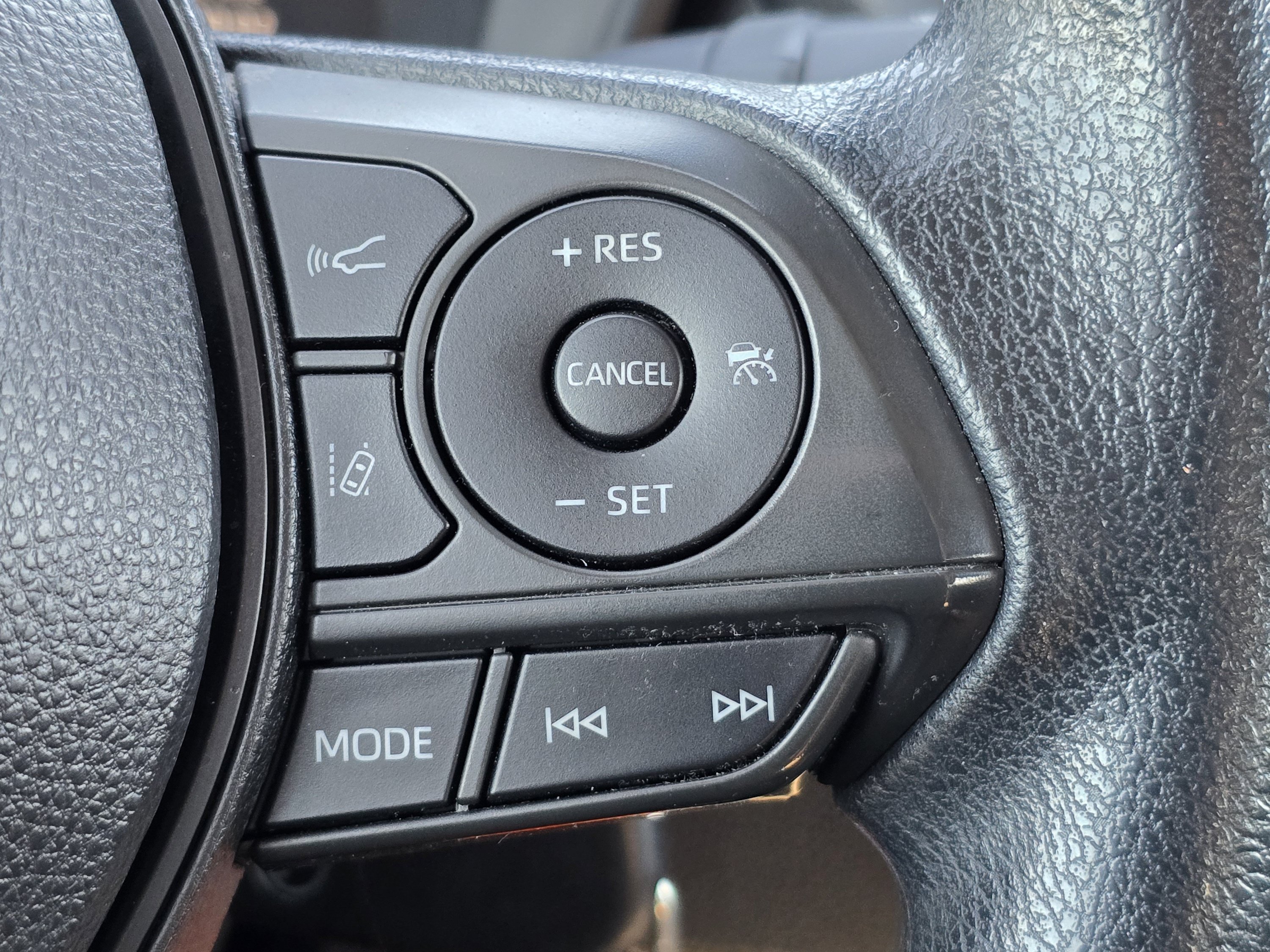 Used 2020 Toyota Corolla LE FWD image 16