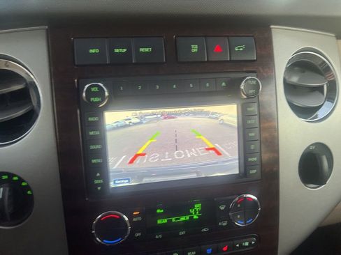 Used 2014 Ford Expedition XLT w/ Equipment Group 202A image 21