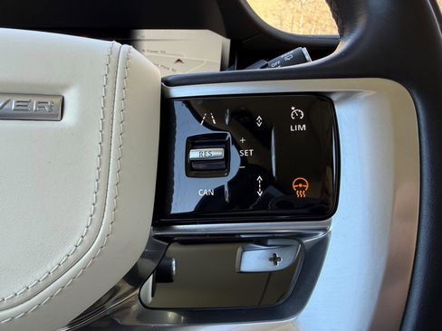 Certified 2023 Land Rover Range Rover SE image 16