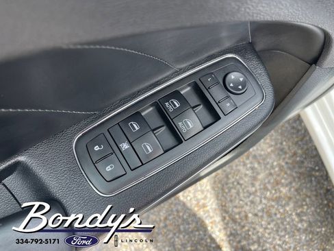 Used 2017 Dodge Charger R/T w/ Plus Group image 8