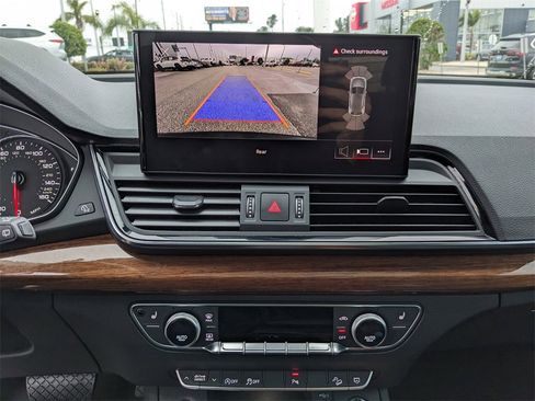 Used 2023 Audi Q5 2.0T Premium w/ Convenience Package image 24