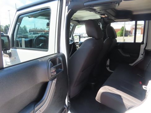 Used 2018 Jeep Wrangler Unlimited Sport S AWD/4WD image 17
