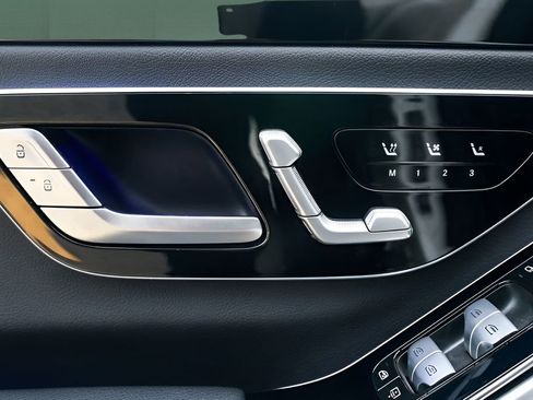 Used 2022 Mercedes-Benz S 500 4MATIC w/ AMG Line Package image 46