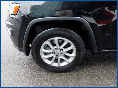 Certified 2021 Jeep Grand Cherokee Laredo X AWD/4WD image 4