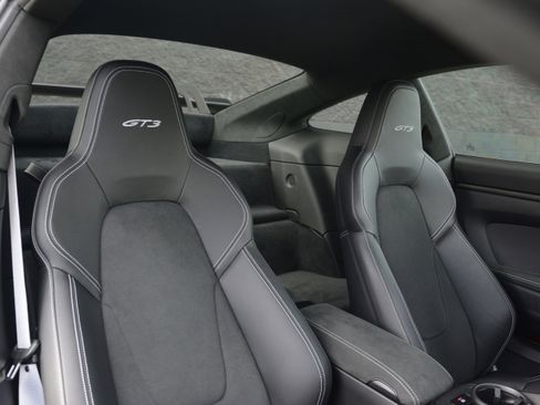 Certified 2024 Porsche 911 GT3 image 30