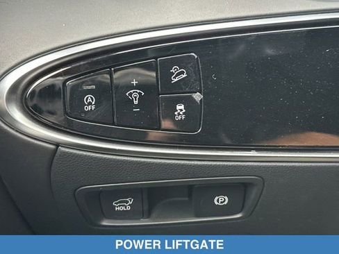 Used 2022 Genesis GV70 2.5T w/ Advanced Package AWD/4WD image 32