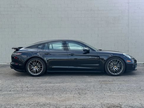 Used 2023 Porsche Panamera 4 Platinum Edition AWD/4WD image 13