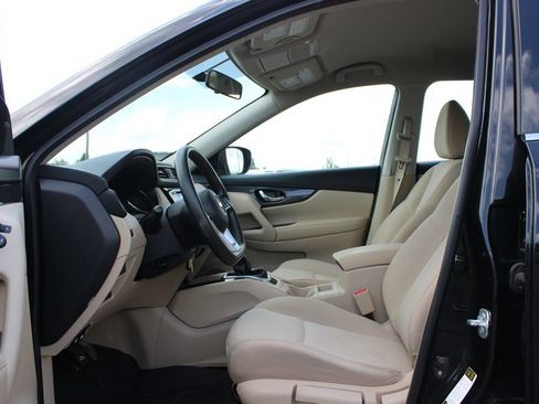 Used 2017 Nissan Rogue S FWD image 21