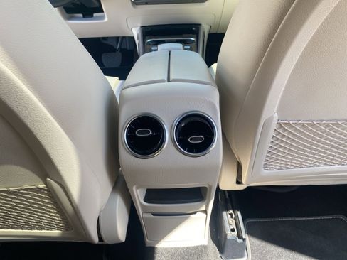 Used 2021 Mercedes-Benz GLB 250 4MATIC w/ Premium Package image 25