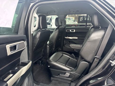 Used 2023 Ford Explorer XLT w/ Equipment Group 202A AWD/4WD image 16