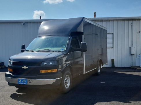Used 2022 Chevrolet Express 3500 w/ Power Convenience Package image 1