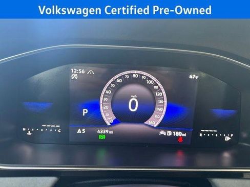Used 2025 Volkswagen Jetta SE w/ Sunroof Package FWD image 19