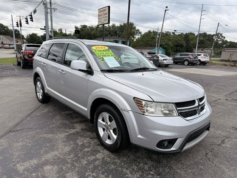 Used 2012 Dodge Journey SXT w/ Flexible Seating Group FWD image 2