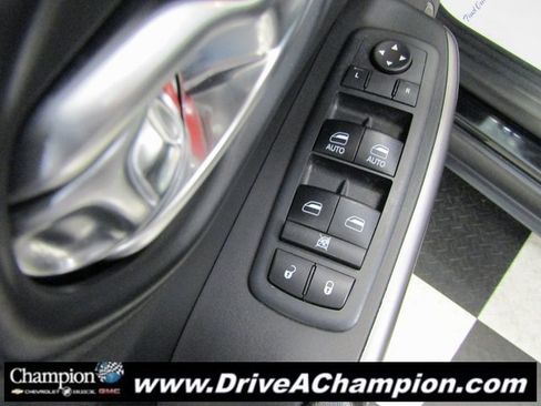 Used 2019 Jeep Cherokee Latitude Plus image 18