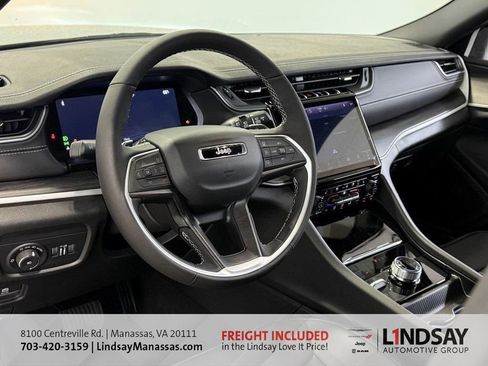 New 2025 Jeep Grand Cherokee Limited w/ Luxury Tech Group II image 18