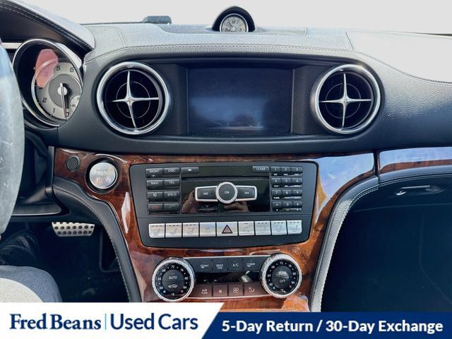 Used 2014 Mercedes-Benz SL 550 image 25