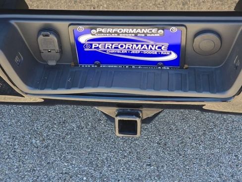 Used 2022 Chevrolet Colorado Z71 w/ Safety Package AWD/4WD image 20