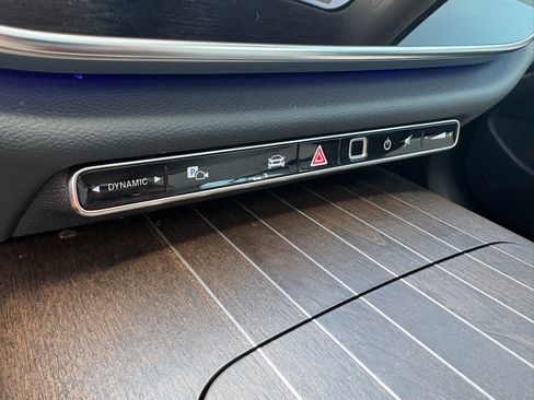 Used 2025 Mercedes-Benz E 350 Sedan image 25
