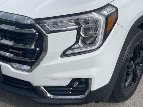 Used 2023 GMC Terrain AT4 AWD/4WD image 9