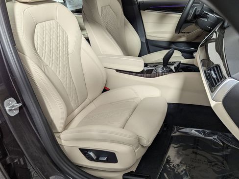 Certified 2022 BMW 530i xDrive 530i xDrive w/ Convenience Package image 25