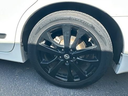 Used 2017 Nissan Altima 2.5 SR w/ Midnight Edition Package FWD image 15