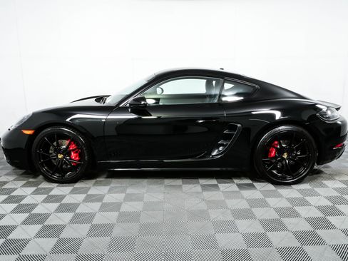 Certified 2024 Porsche 718 Cayman S RWD image 2