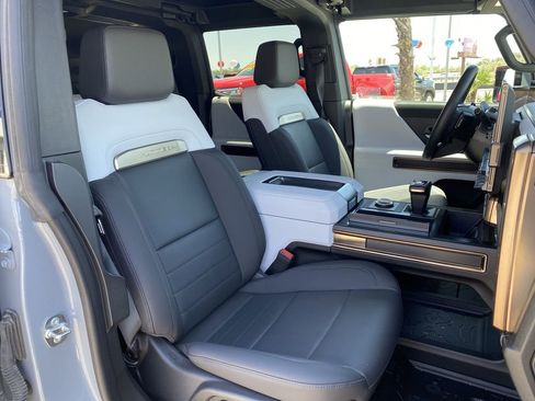 Used 2024 GMC Hummer EV 2X w/ Extreme Off-Road Package AWD/4WD image 29