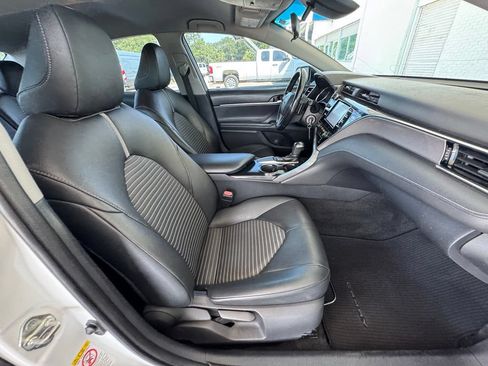 Used 2018 Toyota Camry SE FWD image 15